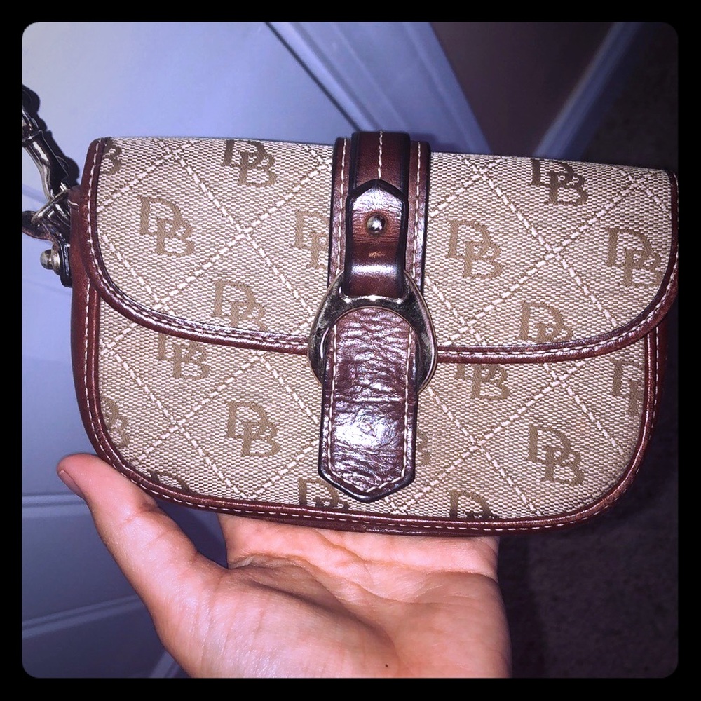 Dooney & Bourke wristlet